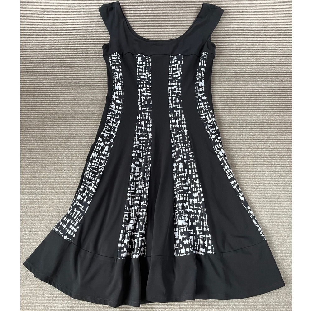 Connected Apparel Womens Size 6 Black White Geometric Fit and Flare Dress